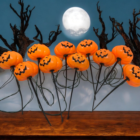 Vintage Lot 10 90's Halloween Blow Mold Pumpkin String Lights on Stakes Outdoor - Picture 1 of 7